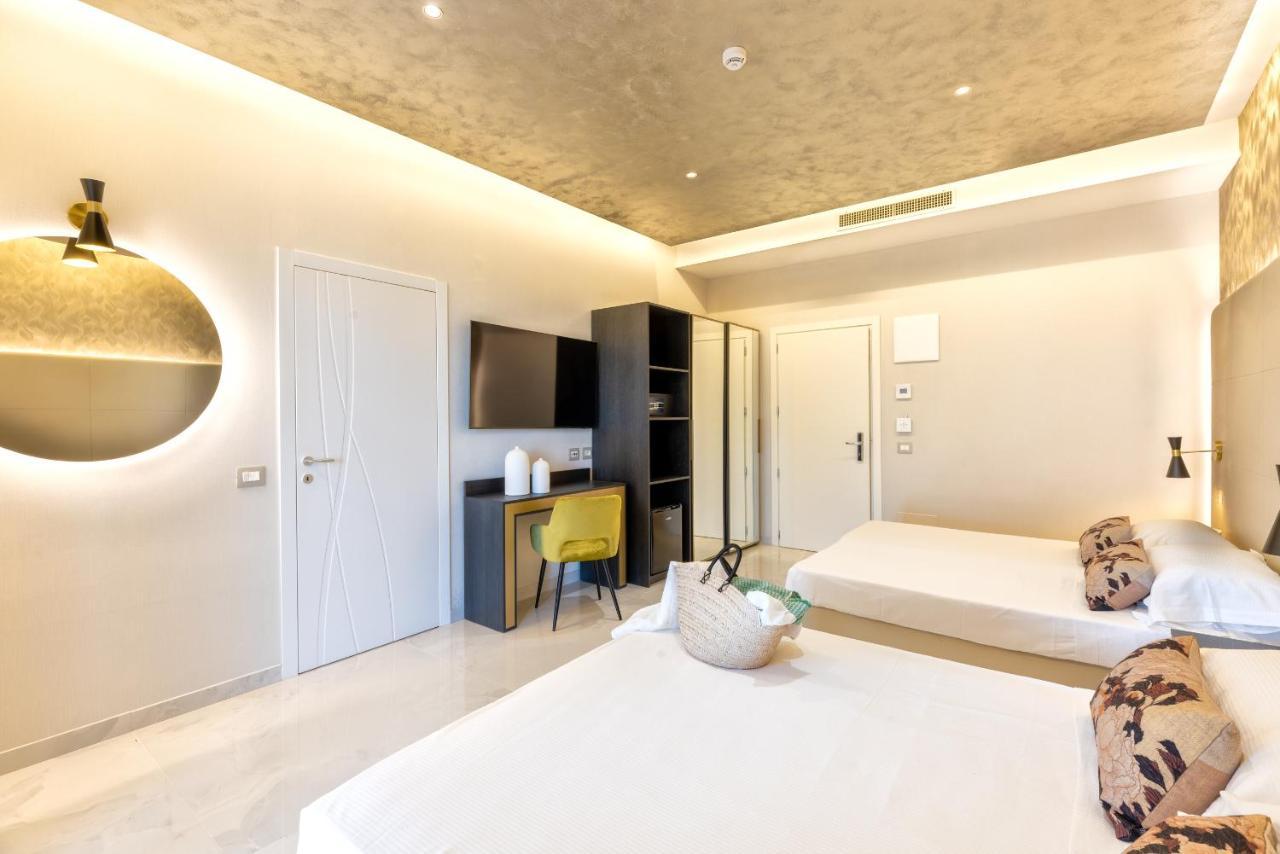 Hotel Mondial リミニ エクステリア 写真