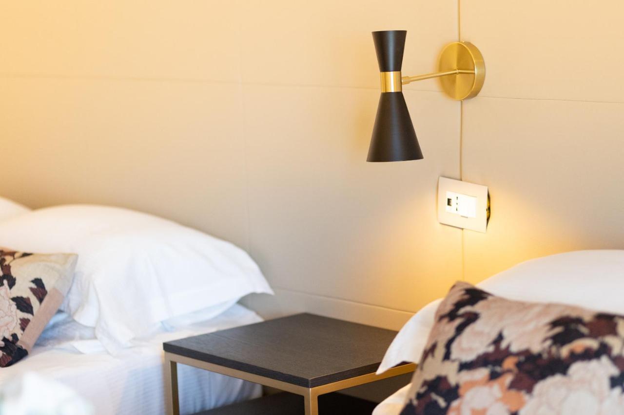 Hotel Mondial リミニ エクステリア 写真