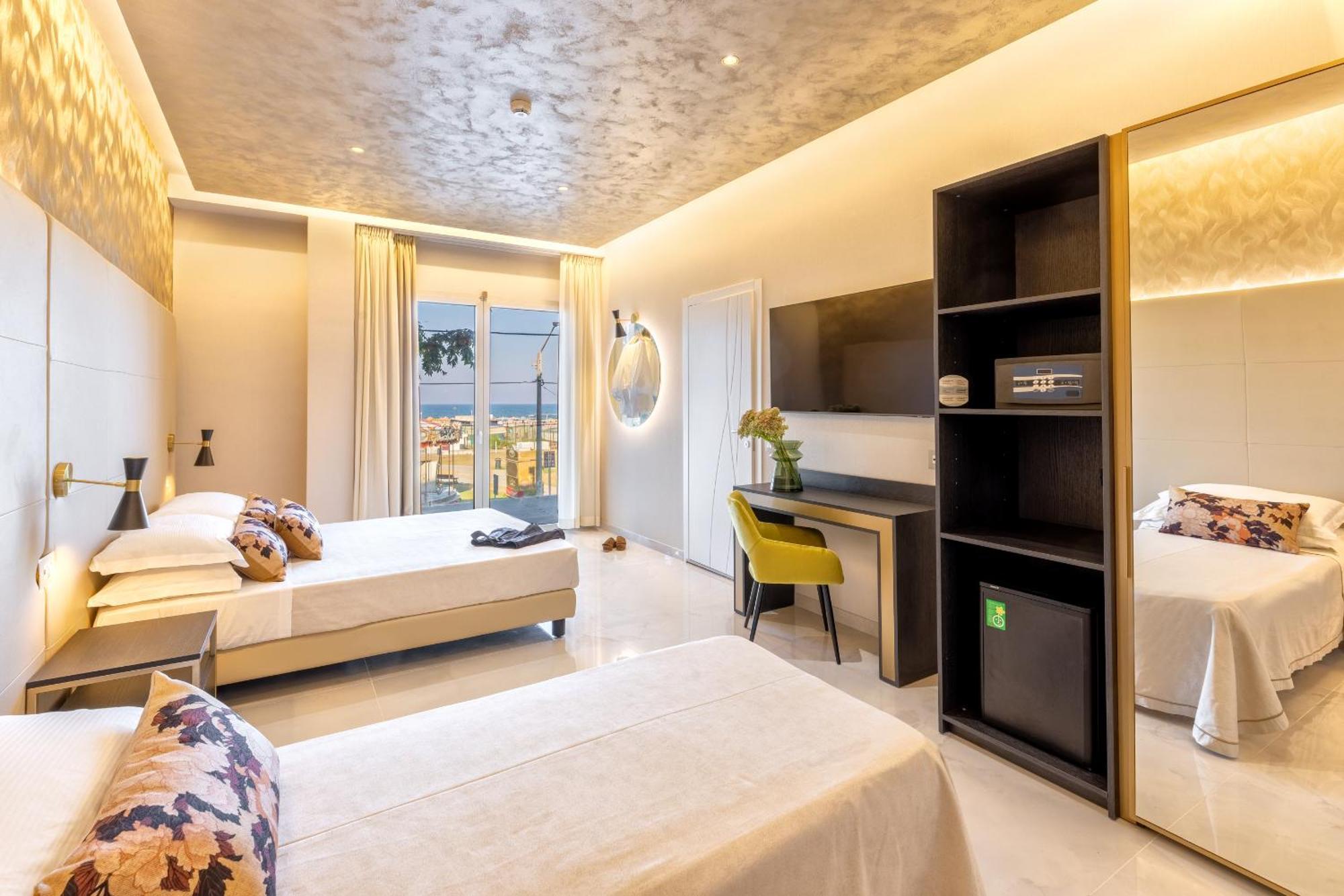 Hotel Mondial リミニ エクステリア 写真