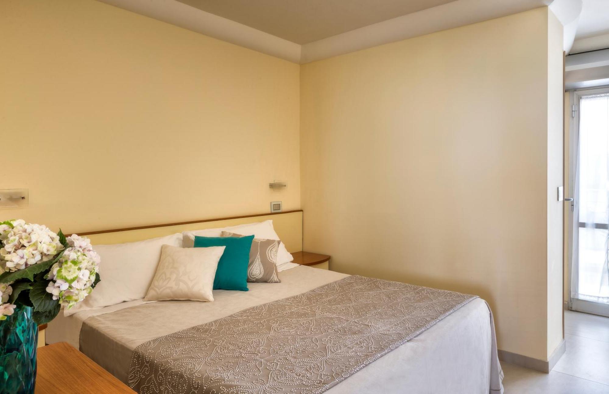 Hotel Mondial リミニ エクステリア 写真